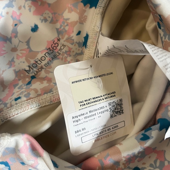 NWT Fabletics Anywhere Motion 365+ Leggings Femme Pop Floral XS so cute! - Picture 6 of 7